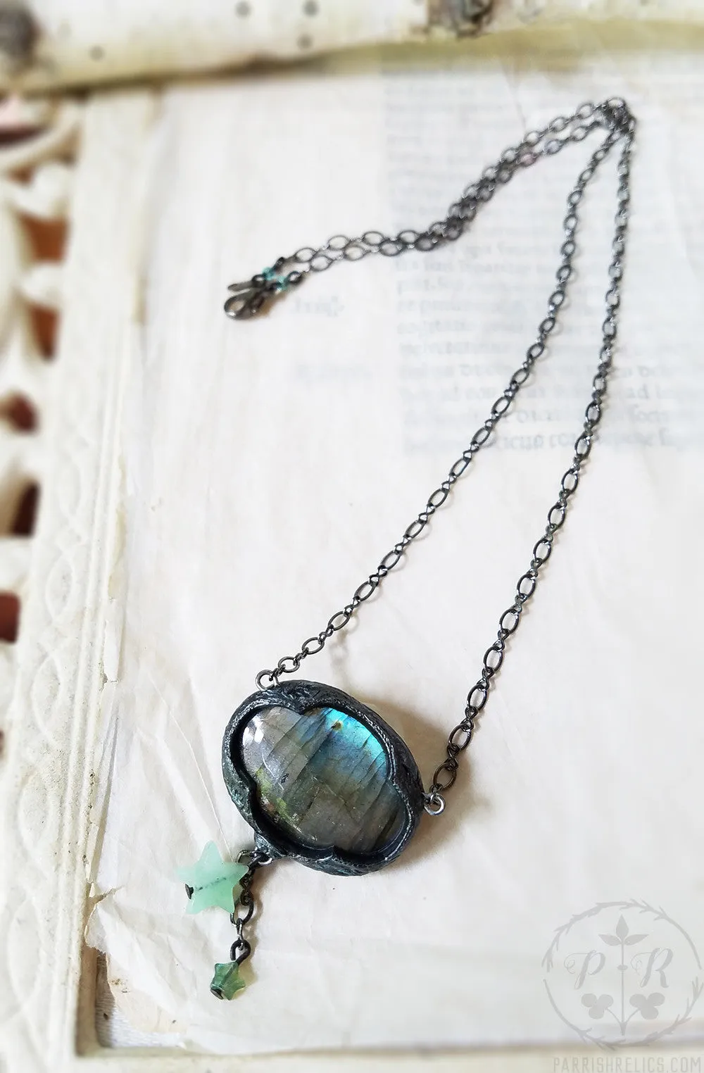 Astrologiae Quatrefoil ~ Labradorite Amulet