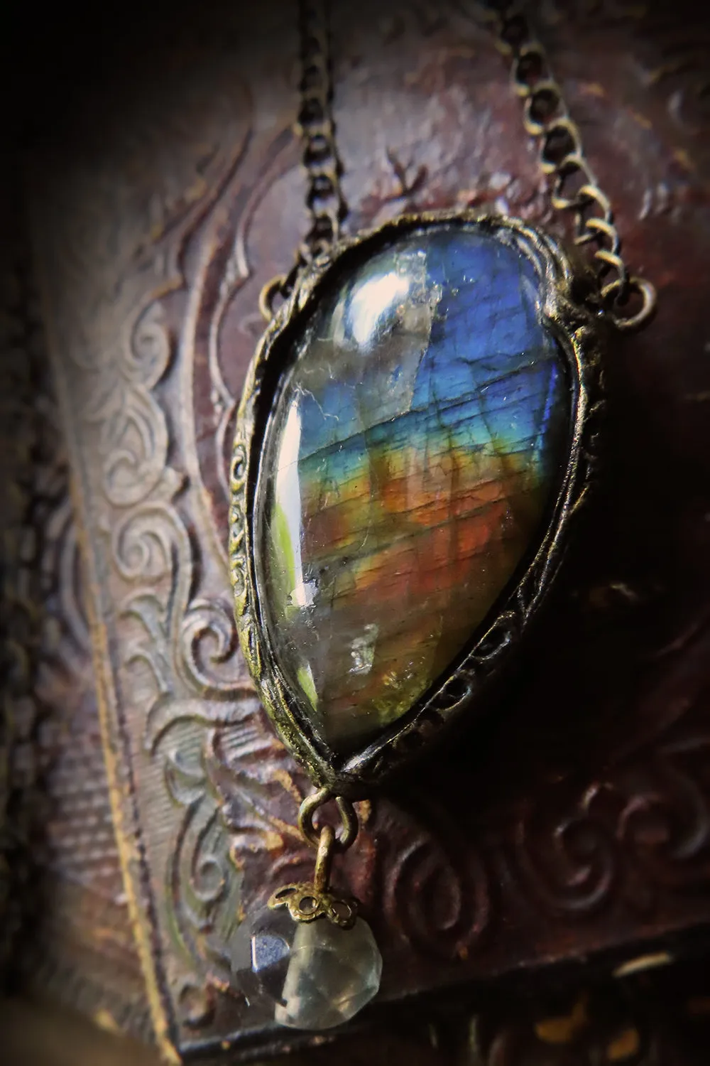 ignis āerium ~ Gothic Arch Labradorite Amulet