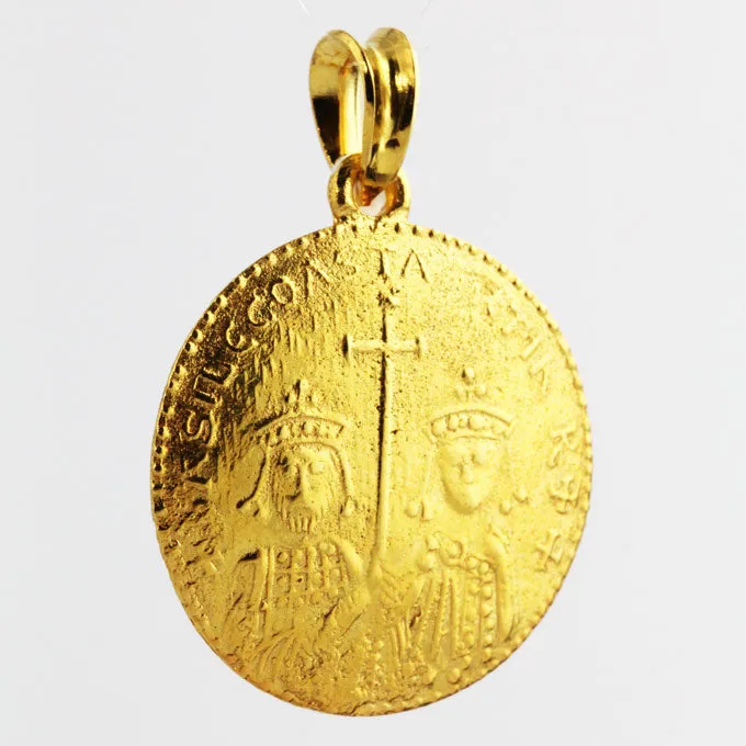 Jesus Christ Victorious Round Gold Medallion