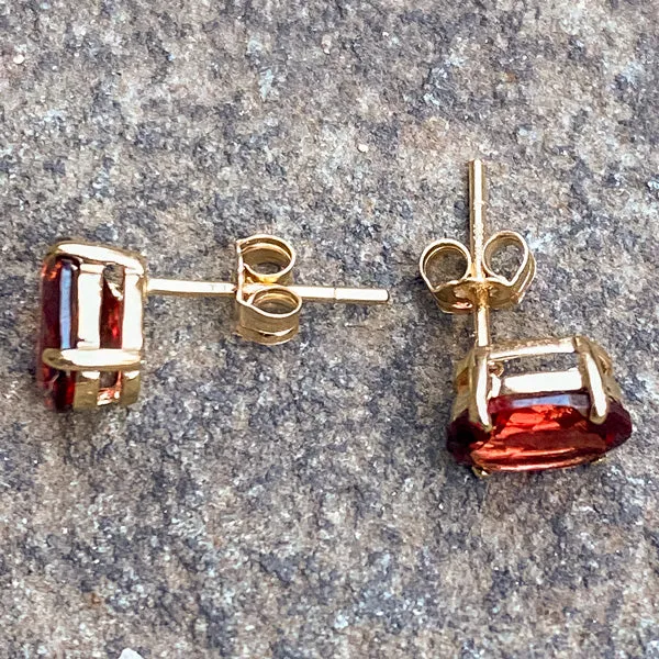 Oval Garnet Stud Earrings, 6x8mm.